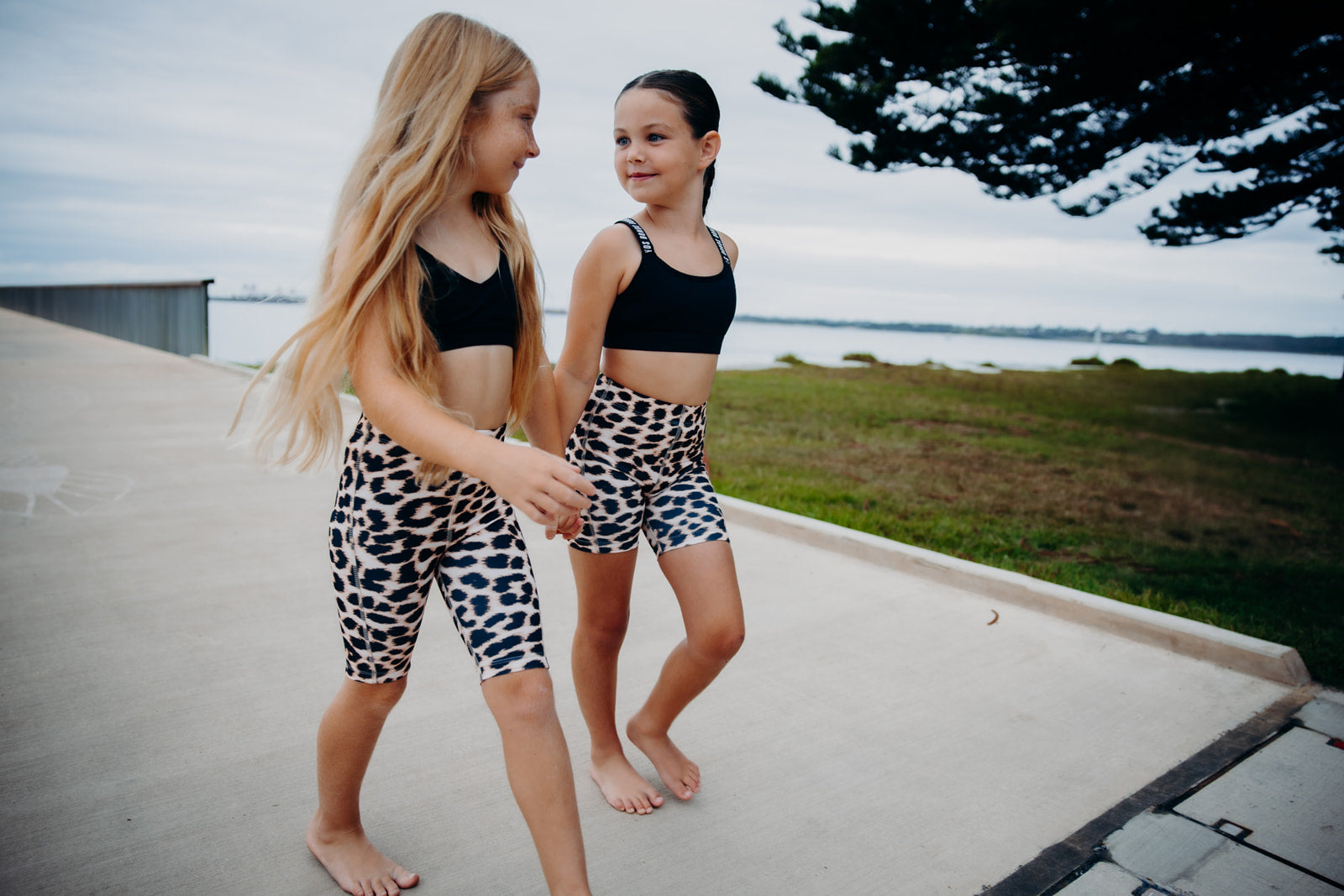 OLLY ATHLETIC PRINTED SHORT SKINS - GIRLS